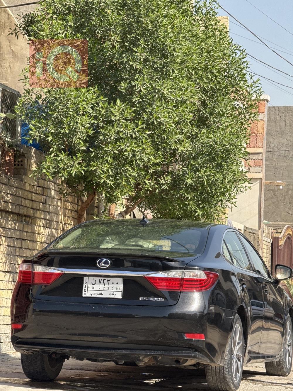 لێکزس ES